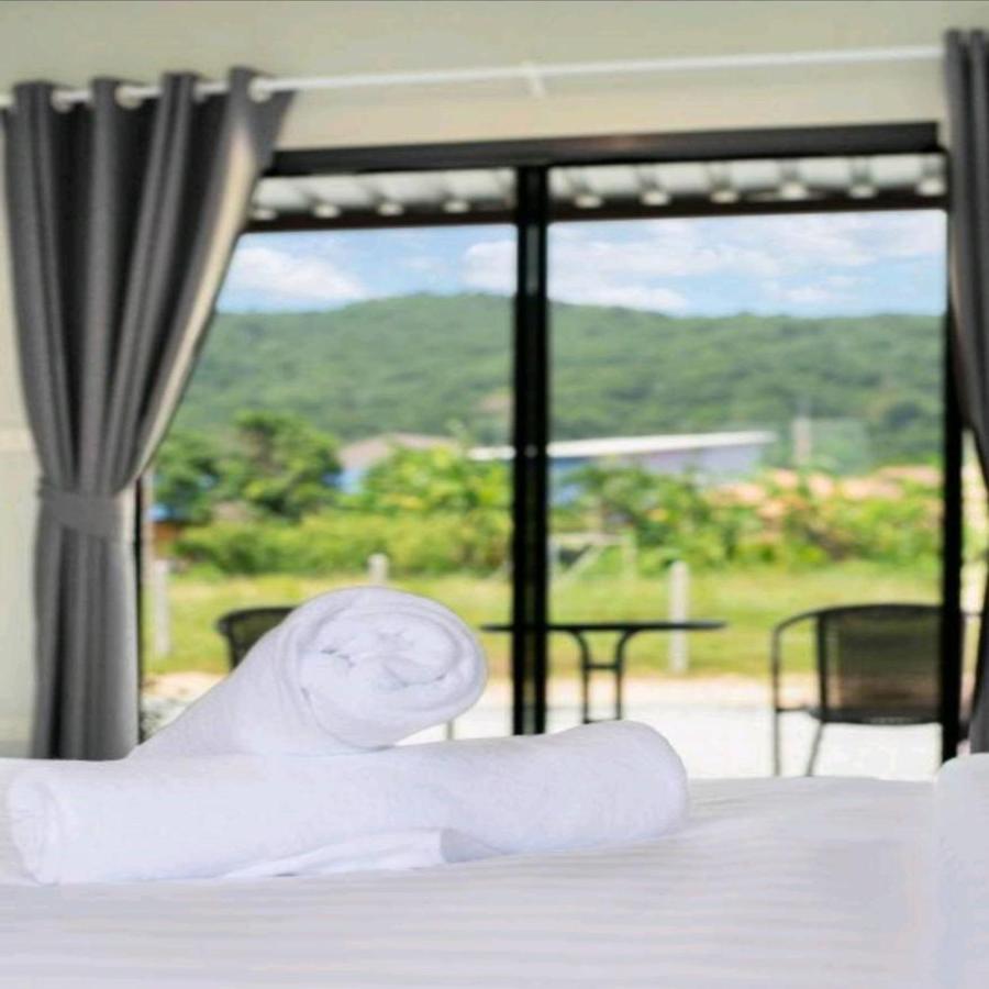 Malinee Resort Bang Tao Beach  Exterior foto