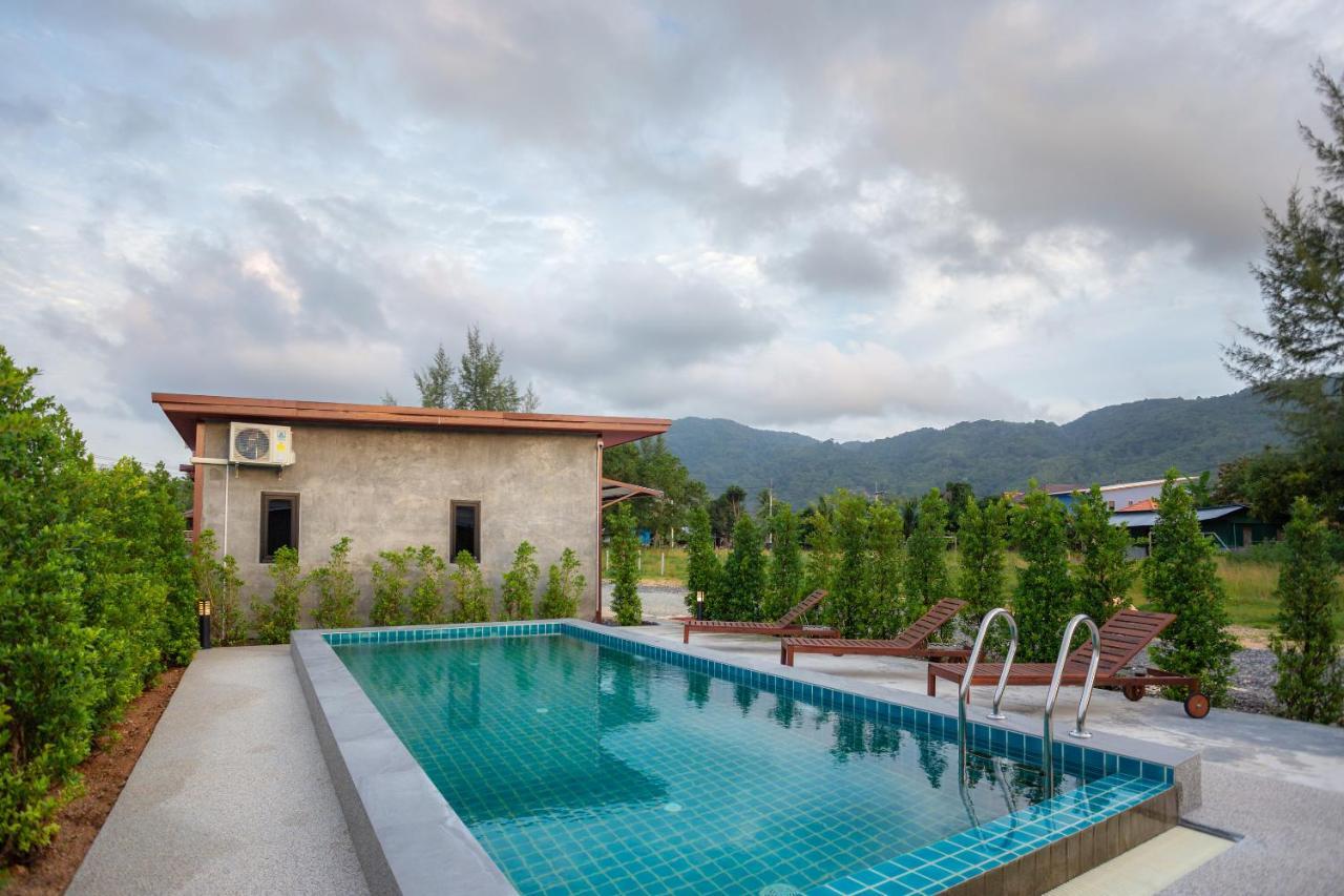 Malinee Resort Bang Tao Beach  Exterior foto