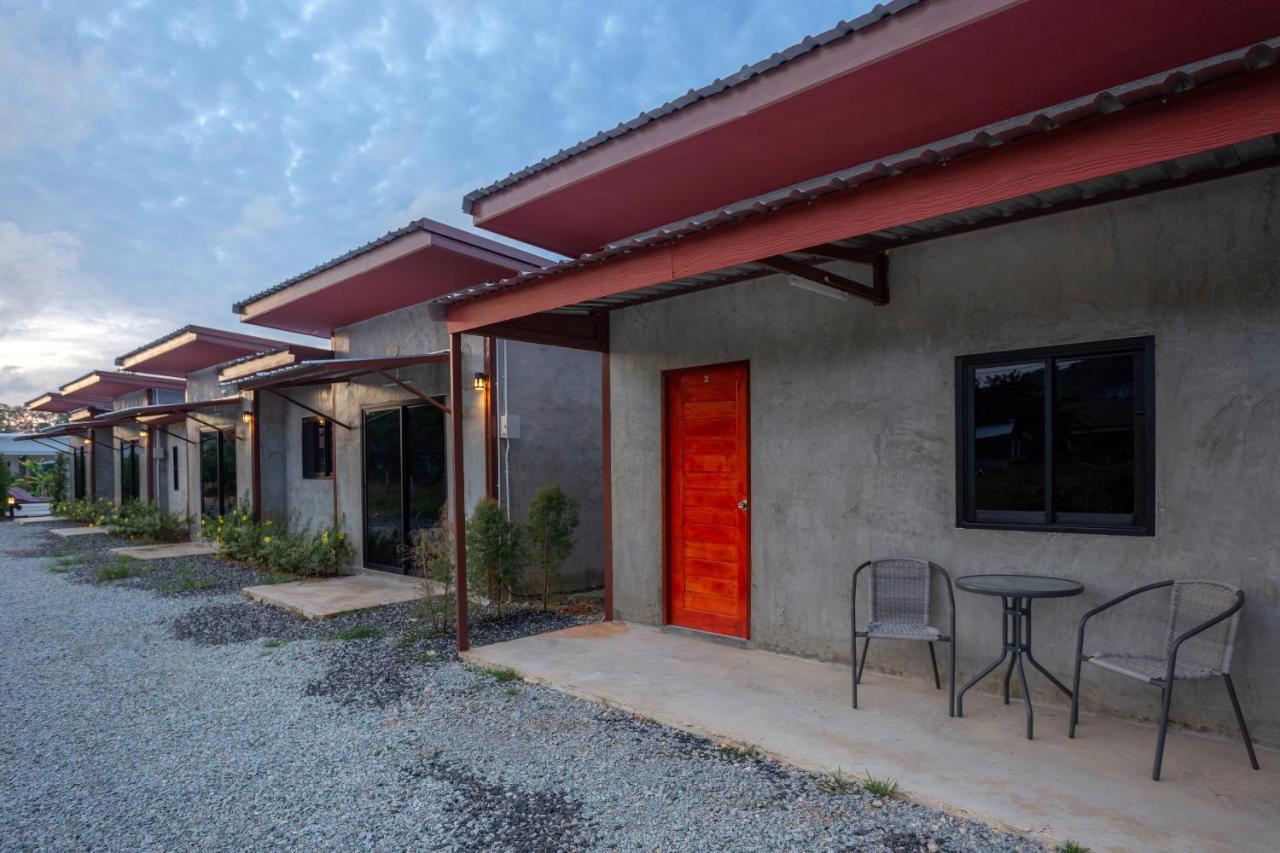 Malinee Resort Bang Tao Beach  Exterior foto